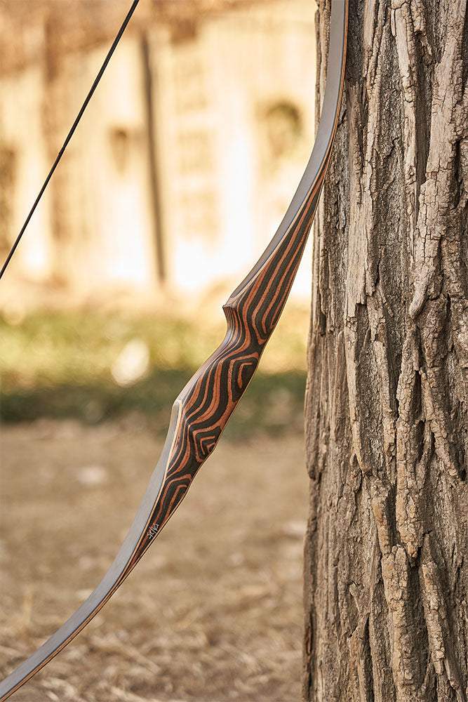 54" Archery Traditional Recurve Hunting Bow Right Hand Handmade Wooden Laminated Bow with Arrow Rest 20-70lbs